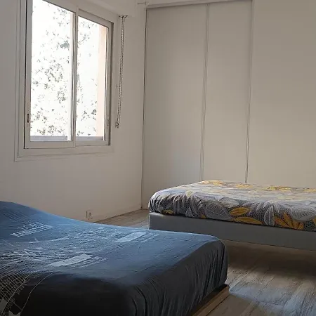 Apartment Dans Immeuble De *